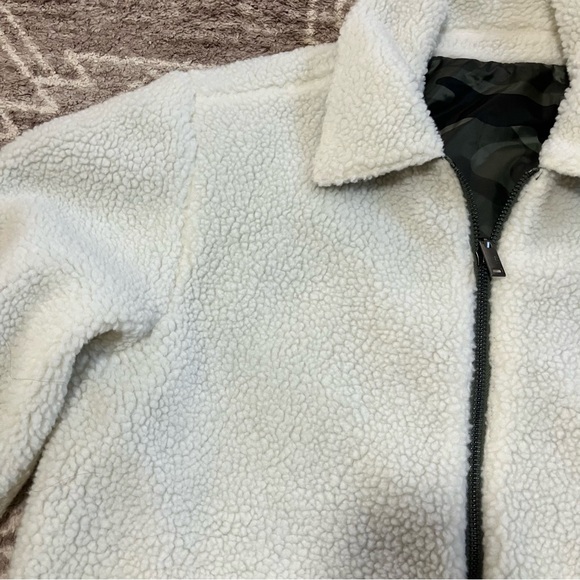 UGG Men's Mace Reversible Sherpa zip up Jacket Green Camo White size Large - Picture 15 of 16